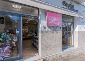 Edificio all\'aperto - Commercial Activity Piazza Pallavicino
 
36, Palermo - photo 15