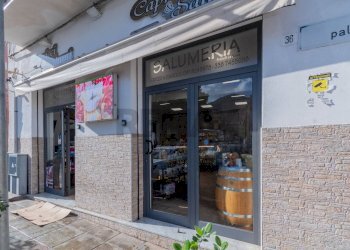 Edificio all\'aperto - Commercial Activity Piazza Pallavicino
 
36, Palermo - photo 16