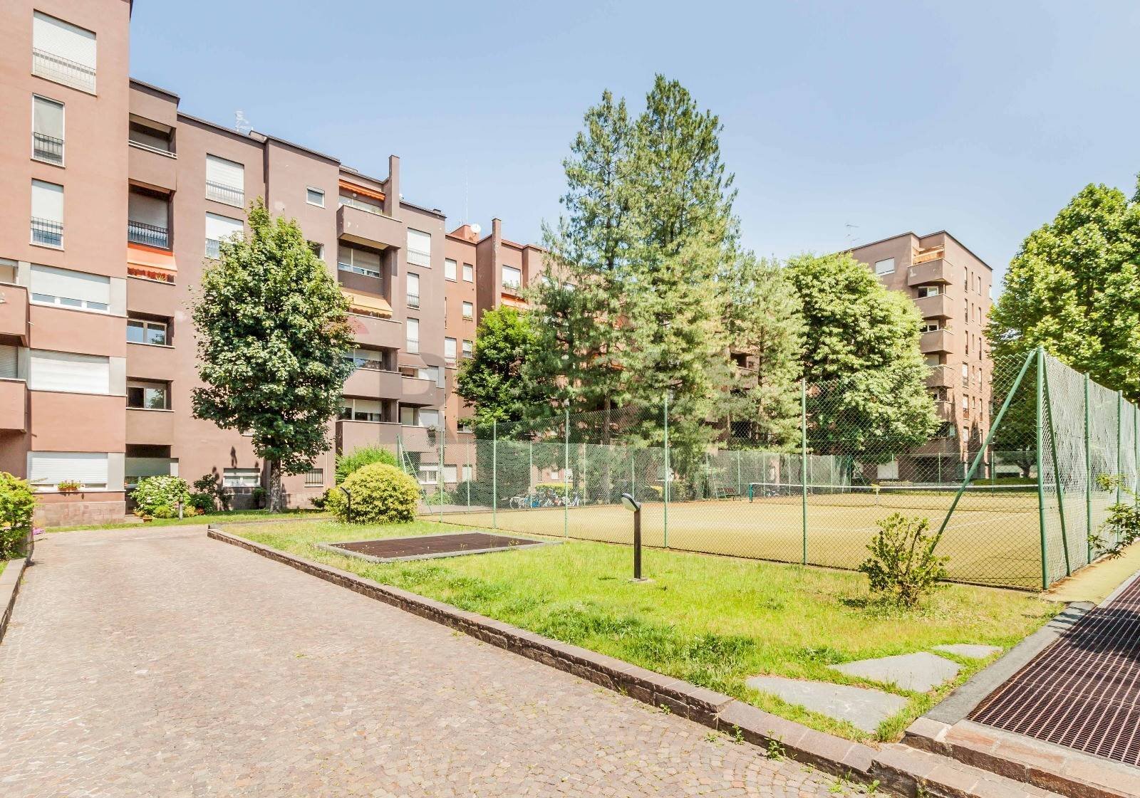 Edificio all\'aperto - Four-room apartment VIALE VITTORIO VENETO
 
9, Gallarate - photo 1