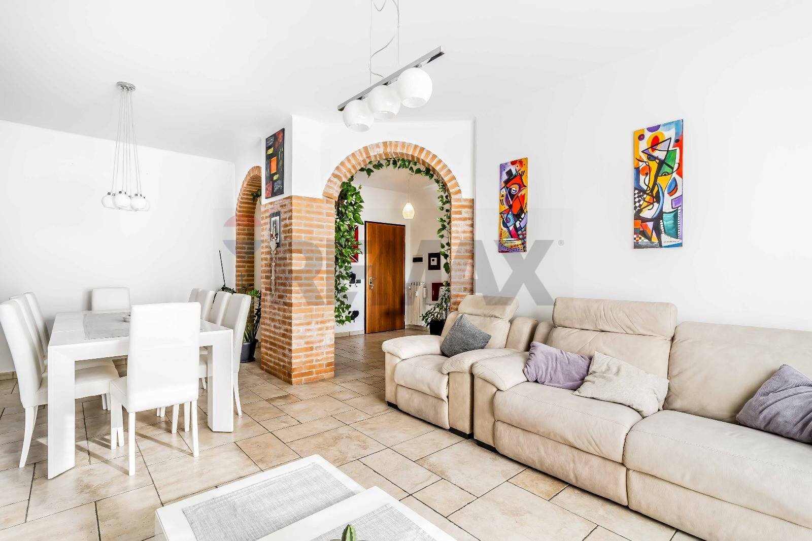 Sala da pranzo - Four-room apartment VIALE VITTORIO VENETO
9, Gallarate - photo 2