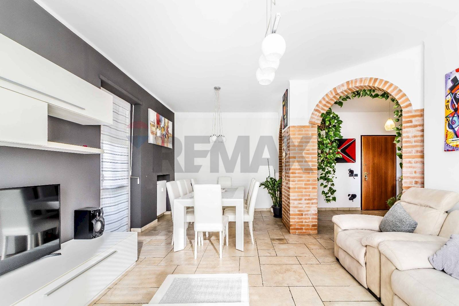 Sala da pranzo - Four-room apartment VIALE VITTORIO VENETO
9, Gallarate - photo 3