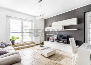 Sala da pranzo - Quadrilocale VIALE VITTORIO VENETO
 
9, Gallarate - foto 4