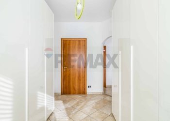 Hall / corridoio - Quadrilocale VIALE VITTORIO VENETO
 
9, Gallarate - foto 14