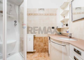 Bagno - Quadrilocale VIALE VITTORIO VENETO
 
9, Gallarate - foto 15