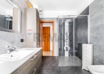 Bagno - Quadrilocale VIALE VITTORIO VENETO
 
9, Gallarate - foto 18