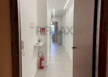 Hall / corridoio - Trilocale Dormelletto - foto 1