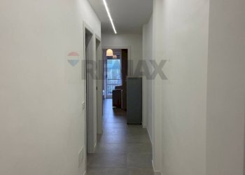 Hall / corridoio - Trilocale Dormelletto - foto 2