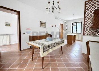 Sala da pranzo - Casa semi indipendente Via Beata Vergine
 
3, Pescarolo ed Uniti - foto 8