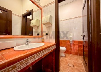 Bagno - Locale Commerciale via XX settembre
 
359, Avezzano - foto 12