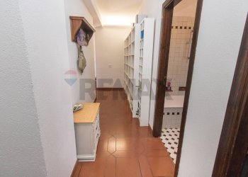 Hall / corridoio - Villa Pianella - foto 36