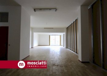 Foto 5 - Locale Commerciale Viale Cesare Battisti, Matelica - foto 5