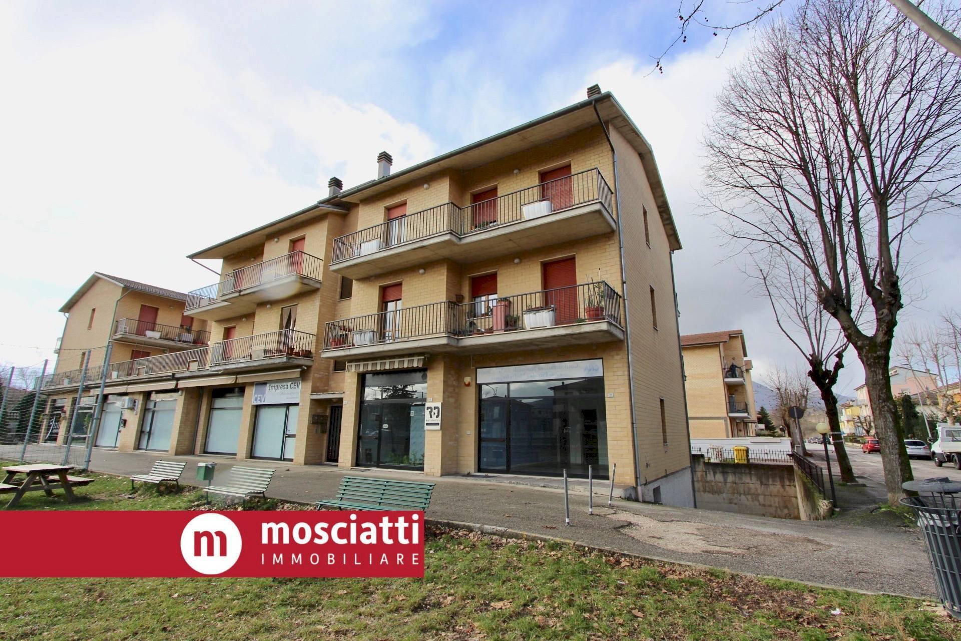 Foto 1 - Commercial Premises Via Manozzini
 
18, Matelica - photo 1