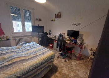 Camera da letto - Appartamento via Martiri di Belfiore, Carpi - foto 3
