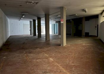 Interno non residenziale - Magazzino via Monte Emilius, Aosta - foto 9