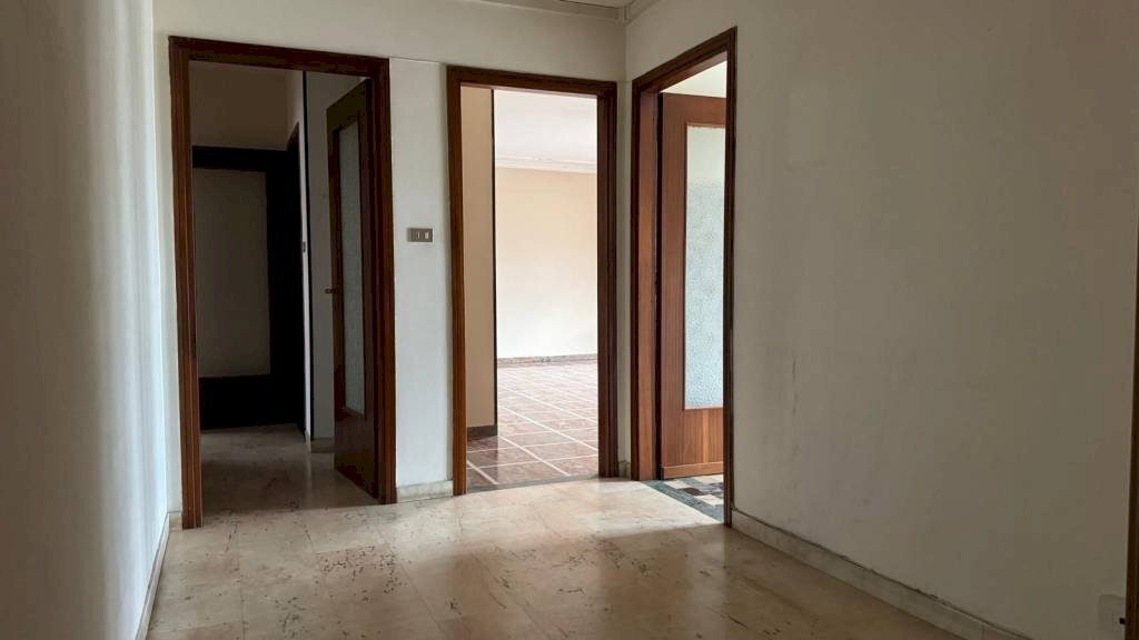 Corridoio - Appartamento via Montmayeur, 2, Aosta - foto 2