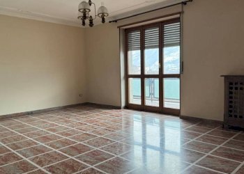 Cucina - Appartamento via Montmayeur, 2, Aosta - foto 4