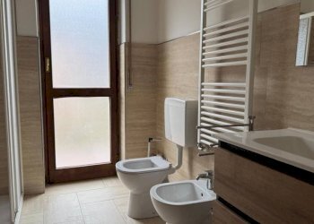 Bagno - Appartamento via Montmayeur, 2, Aosta - foto 14