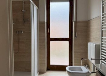 Bagno - Appartamento via Montmayeur, 2, Aosta - foto 15