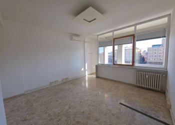 Cucina - Ufficio piazza dell'Otto Agosto, Bologna (zona Irnerio) - foto 1