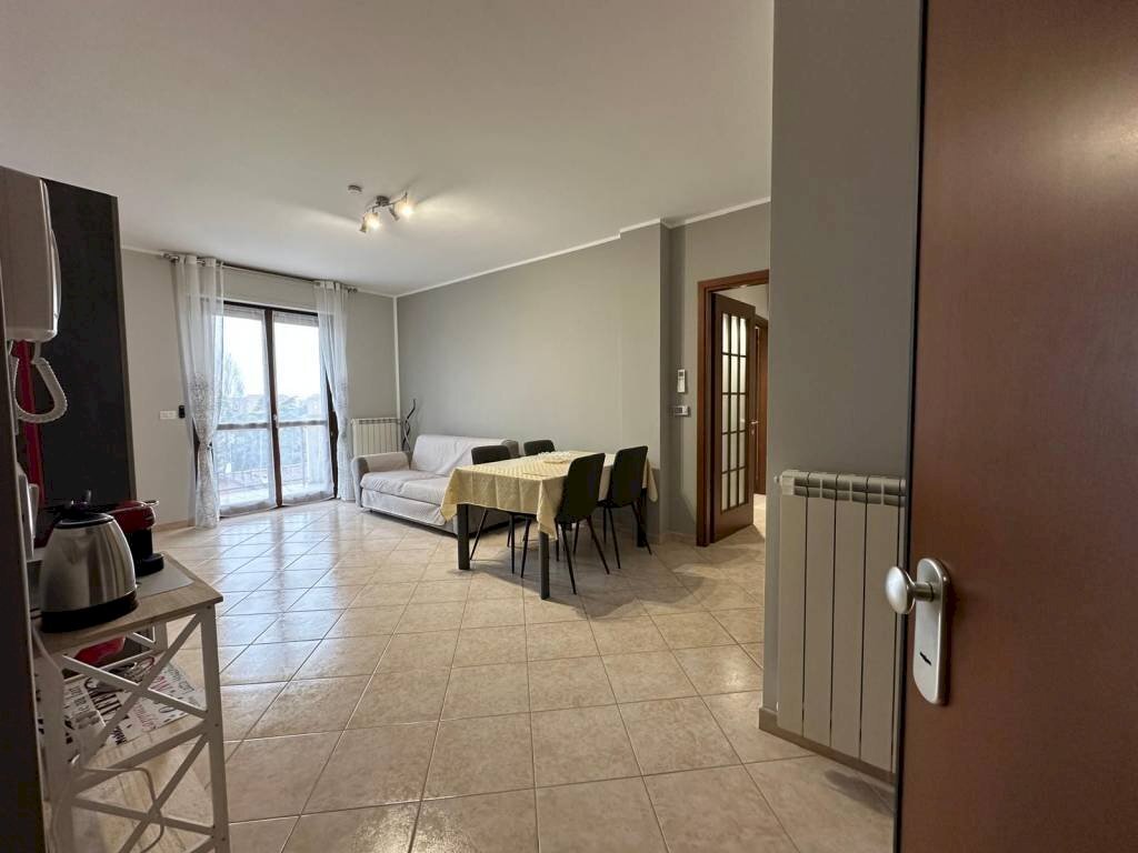 Salone - Quadrilocale strada Carignano, Moncalieri - foto 2