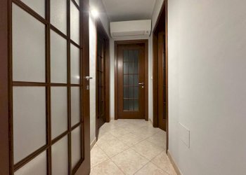 Corridoio - Four-room apartment strada Carignano, Moncalieri - photo 29