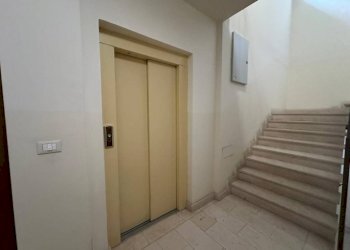 Ascensori - Four-room apartment strada Carignano, Moncalieri - photo 34