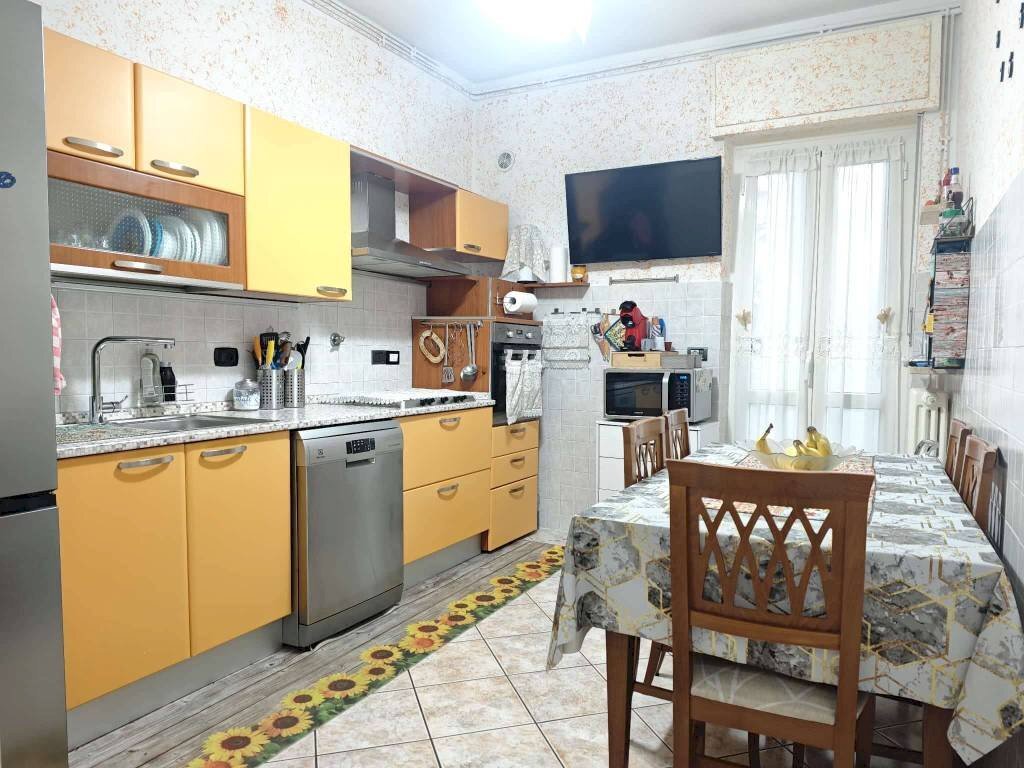 Cucina - Three-room apartment via Alessandro La Marmora, Asti - photo 1