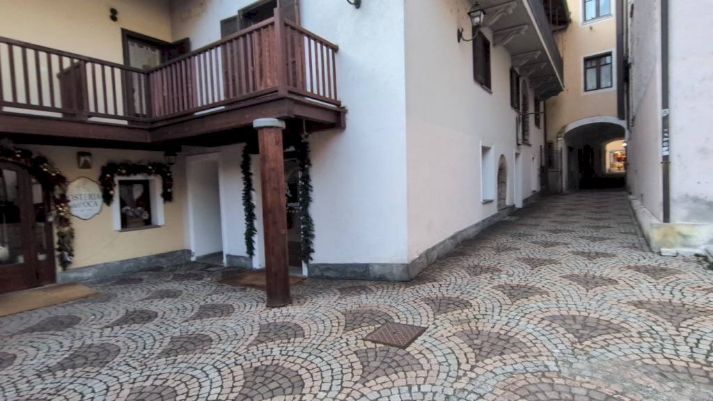 Cortile interno - Male - Female Hairdressers via Trottechien, 21, Aosta - photo 3