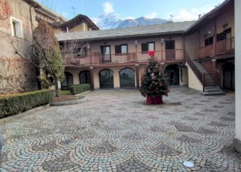 Cortile interno - Parrucchieri Uomo - Donna via Trottechien, 21, Aosta - foto 1