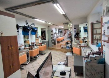 Interno non residenziale - Parrucchieri Uomo - Donna via Trottechien, 21, Aosta - foto 6