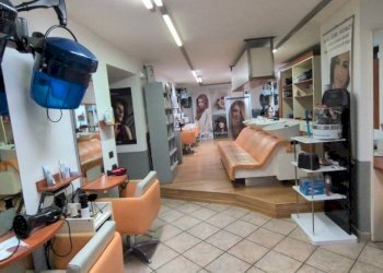 Interno non residenziale - Parrucchieri Uomo - Donna via Trottechien, 21, Aosta - foto 7