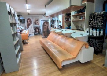 Salone - Parrucchieri Uomo - Donna via Trottechien, 21, Aosta - foto 8