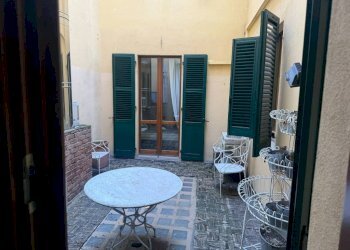 Terrazzo - Trilocale via San Felice, 40, Bologna (zona Centro Storico) - foto 1