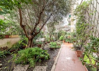 Giardino - Four-room apartment via Francesco Ripandelli, Roma - photo 32