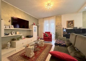 Salone - Villa a Schiera via Beinette, 44, Chiusa di Pesio - foto 2