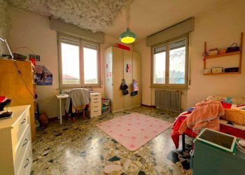 Camera da letto - Three-room apartment strada Casa Bianca, SN, Parma (neighborhood San Lazzaro) - photo 6