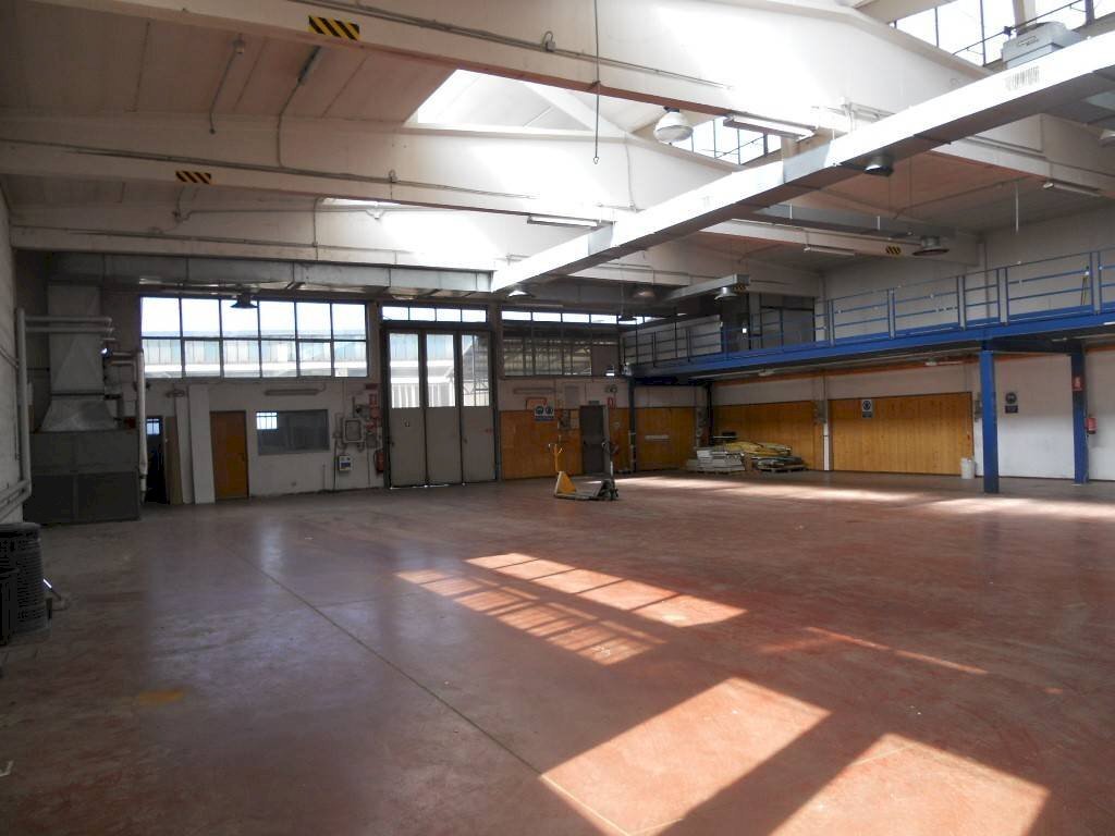 Interno non residenziale - Capannone via Sempione, Pero - foto 3