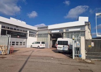 Facciata - Capannone via Sempione, Pero - foto 15