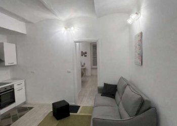 soggiorno con angolo cottura - Bilocale corso Giulio Cesare, 6, Torino (zona Aurora) - foto 2