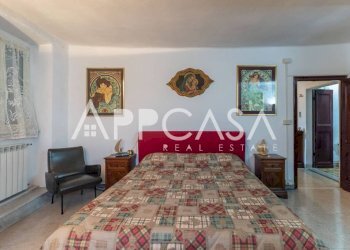 Camera da letto - Quadrilocale via Farnesiana, 88, Ronciglione - foto 14