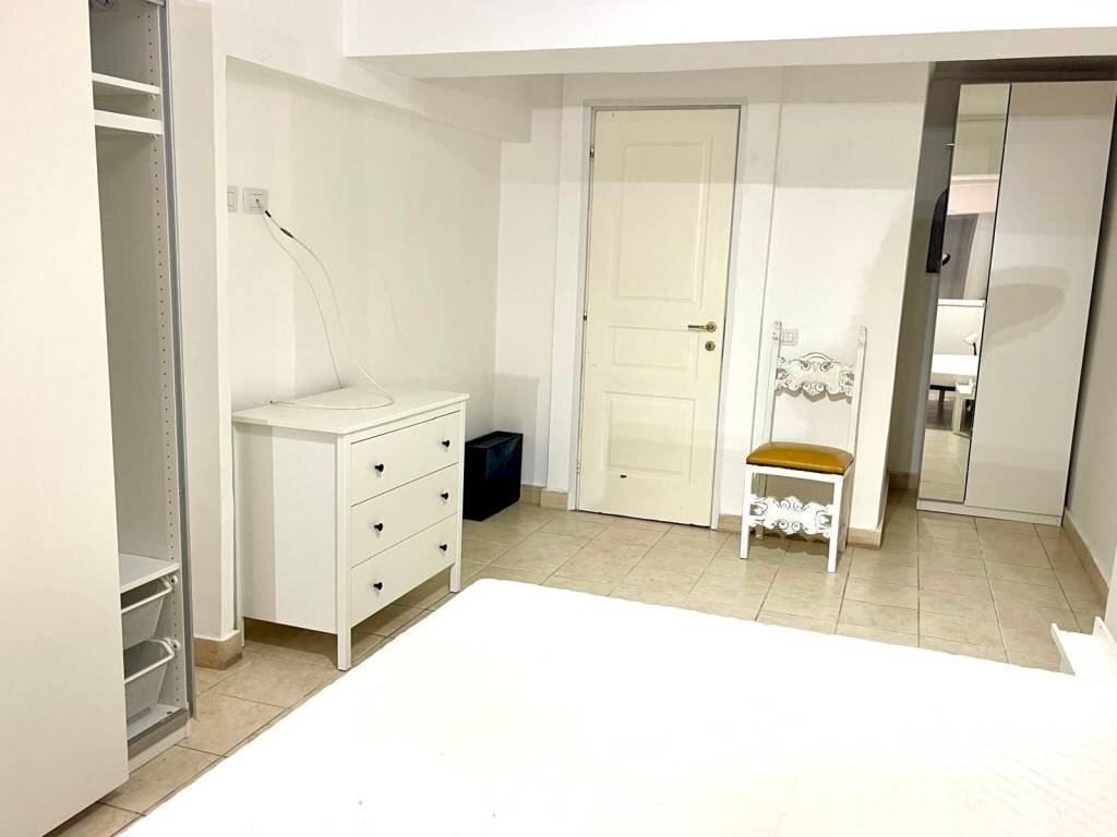 Camera da letto - Bilocale via Pieve di Cadore, 23, Roma - foto 2