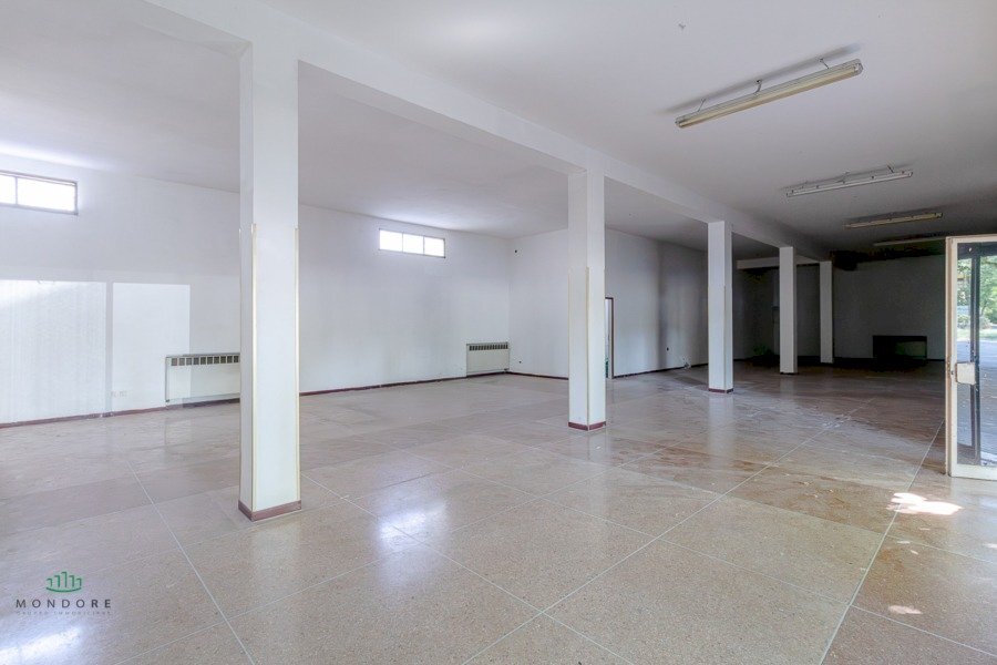 Negozio Via Cadriano 16, Granarolo dell'Emilia - foto 1