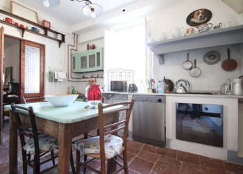 Porzione finale di casa colonica con giardino in v - Casale via della chiesa di Camigliano, Camigliano 1, Lucca - foto 9