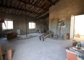 Porzione finale di casa colonica con giardino in v - Casale via della chiesa di Camigliano, Camigliano 1, Lucca - foto 24