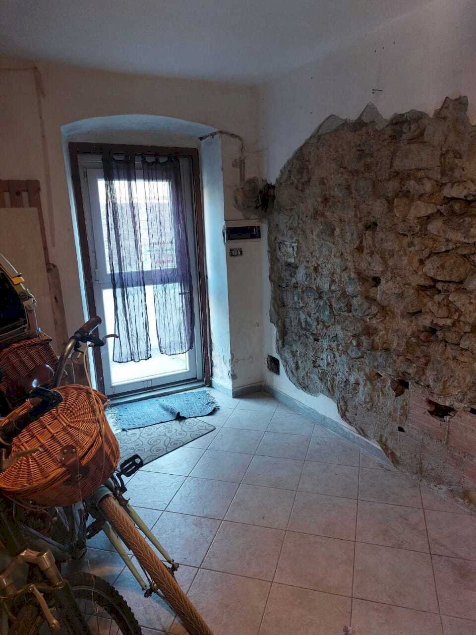 0b1026fc-2eaa-4220-af52-06d9a38b1fd3.jpg - Townhouse Piazza Serravalle 13, Luni - photo 2