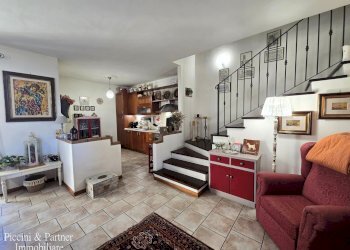 09.jpg - Villa a Schiera Via Macedonio Melloni, Spoleto - foto 9