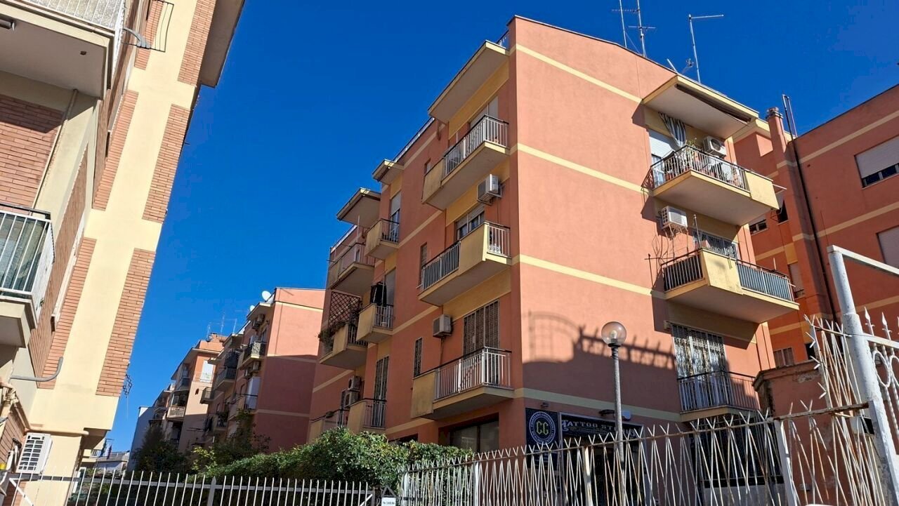 767641576.jpg - Three-room apartment Via Casilina 991, Roma (neighborhood Alessandrino) - photo 1