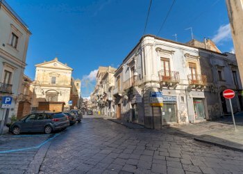 Bottega Adrano (2).jpg - Non Alimentare Via Pietro Calanna 7, Bronte - foto 1