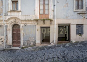 Bottega Adrano (5).jpg - Non Alimentare Via Pietro Calanna 7, Bronte - foto 2