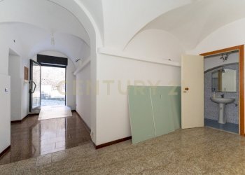 Bottega Adrano (10).jpg - Non Alimentare Via Pietro Calanna 7, Bronte - foto 5